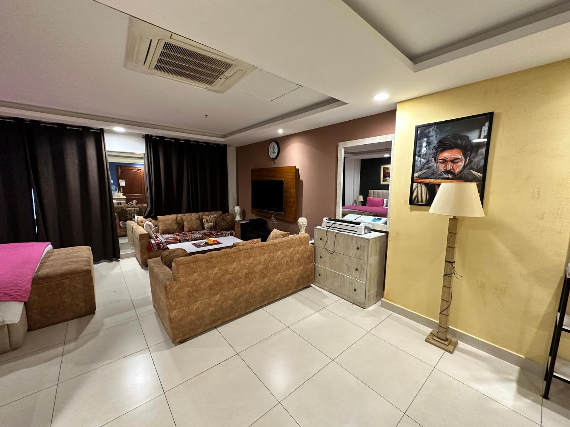 Sunset Luxury Gold Crest Mall Residency Lahaur Zewnętrze zdjęcie